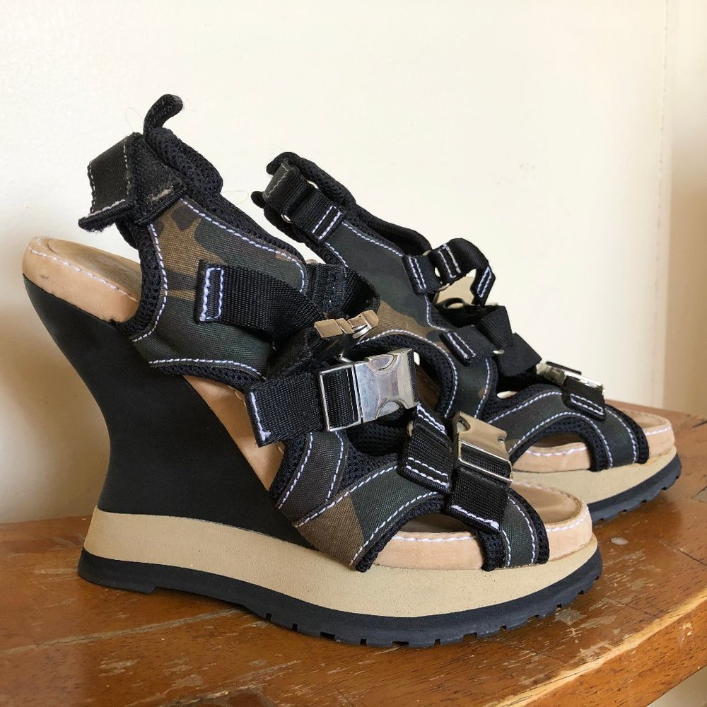 DKNY Size 9 Buckle Camo Wedges